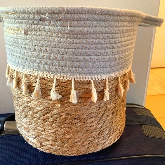 Bohemian Rope Woven Storage Basket with Tassels - Picture 4 of 11